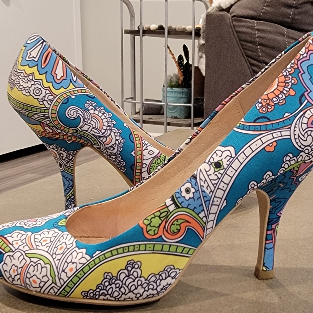 Women's shoes